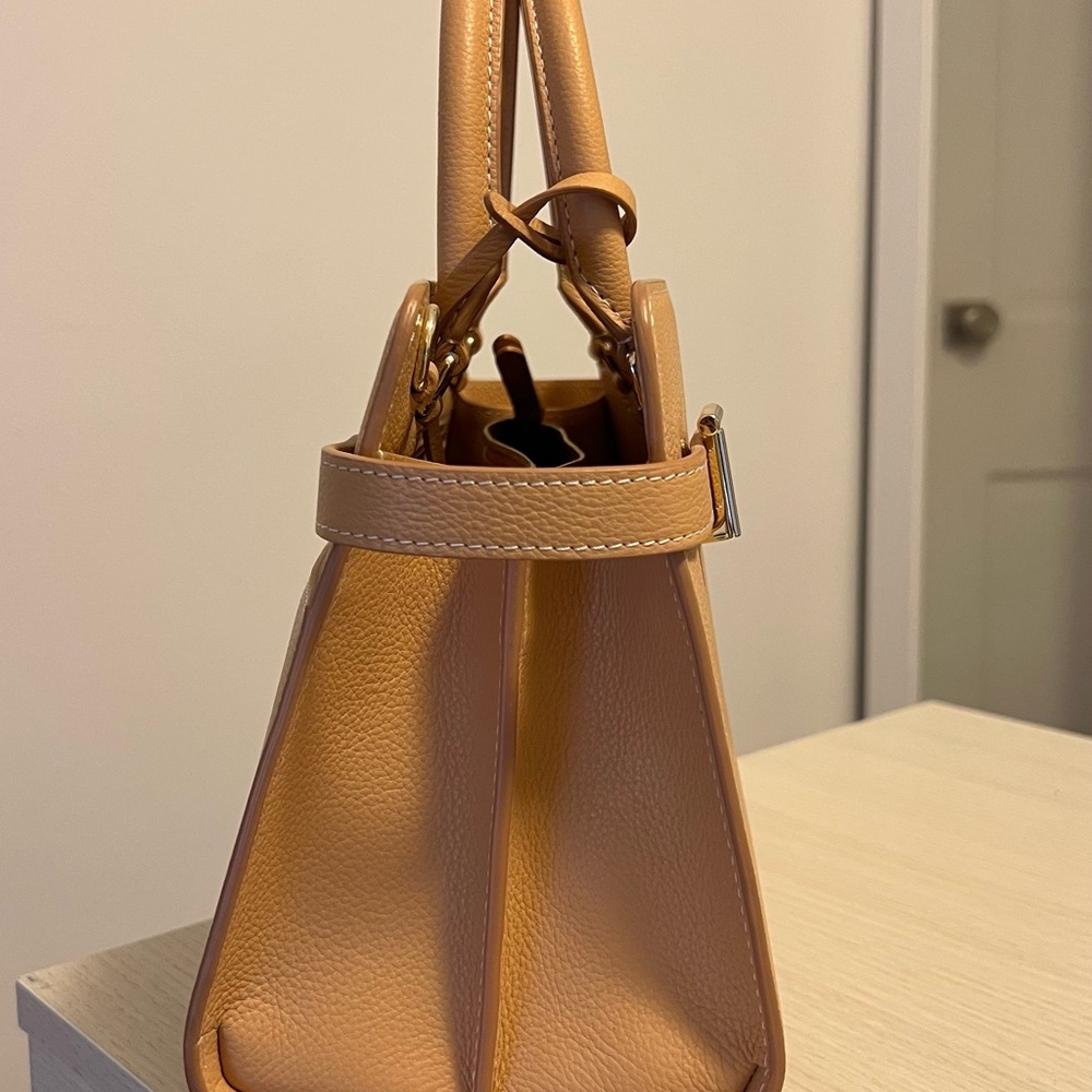 Le Tanneur | EMILIE
MEDIUM-SIZED HANDBAG IN GRAINED LEATHER - Picture 3 of 5
